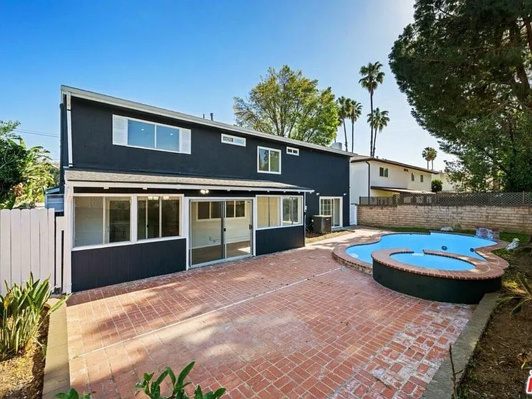 6257 Lindley Ave — Photo 12