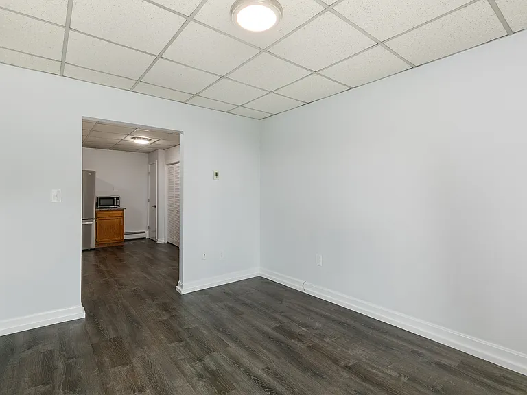 131 Essex St #33 — Photo 6