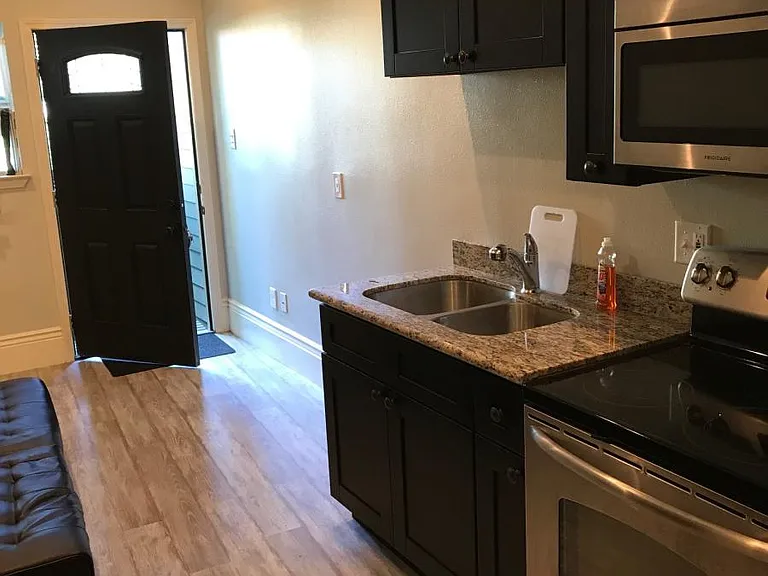 316 S Lopez St #B — Photo 3