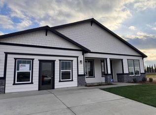 807 Castle Ave, Exeter, CA 93221