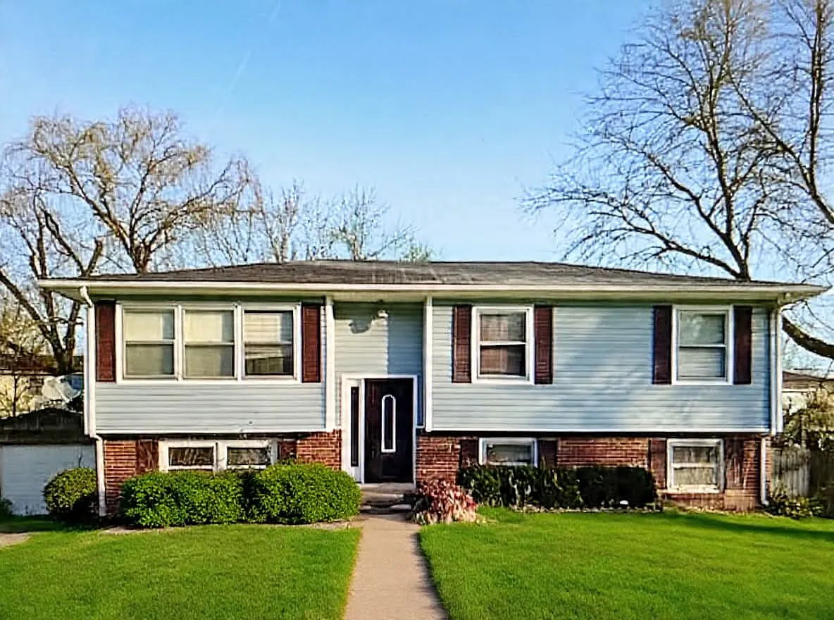 4 bed, 1800 sqft, $2,100 — Photo 1
