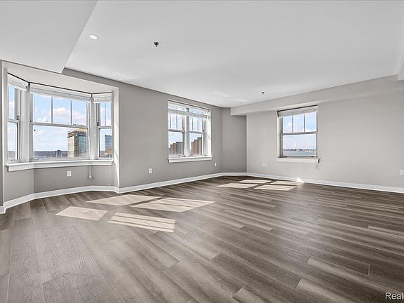 5th image of 525 W Lafayette Blvd 31-apt 16D