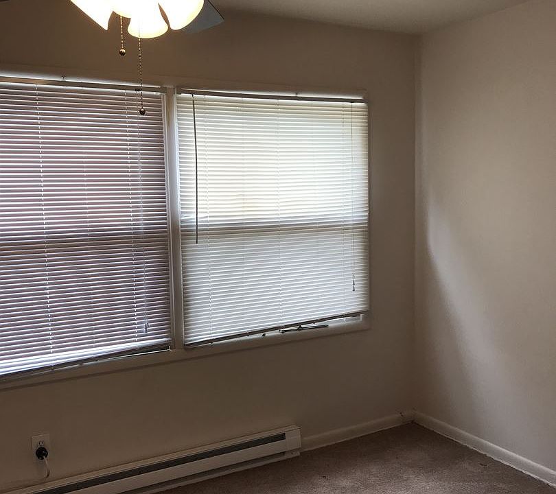 2nd image of 1438 E Elm St APT 19