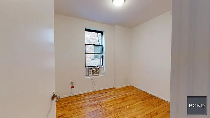 Rented by Bond New York | media 11