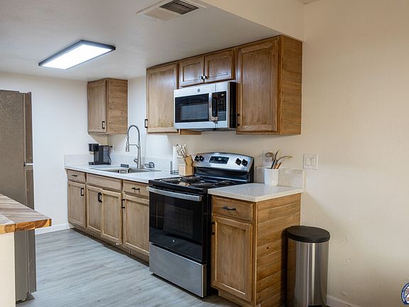 4th image of 336 S Waterman Ave Unit B