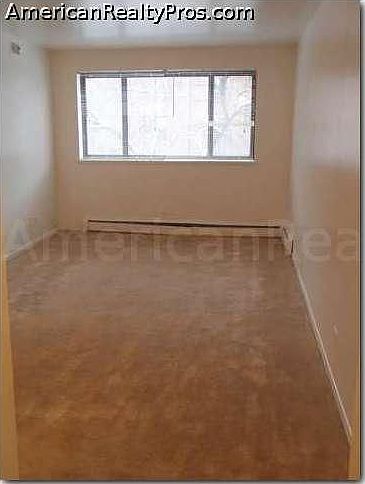 1st image of 5917 N Kenmore Ave APT 322