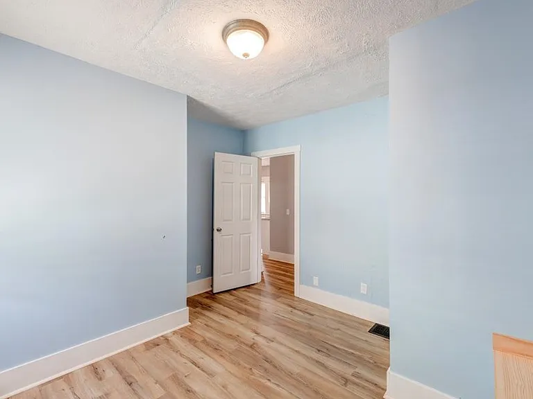 1308 E Taylor St — Photo 6