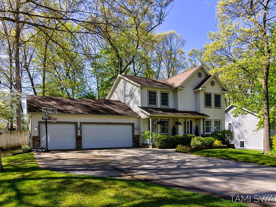 1st image of 15262 Grand Oak Dr