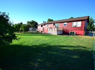 54 Peach Ln, Burbank, WA 99323