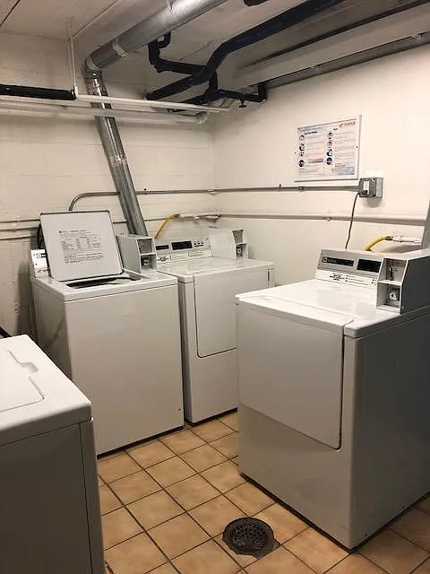 1 bed, $985 — Photo 3