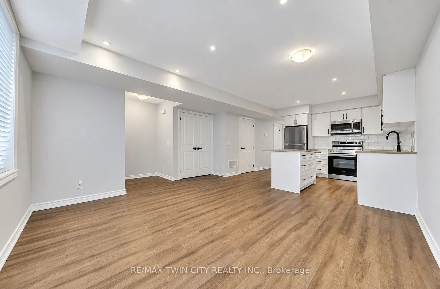 235 Chapel Hill Dr — Photo 4