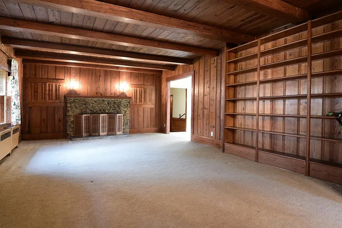 4 bed, 2400 sqft, $2,300 — Photo 2