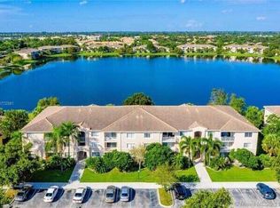 5051 Wiles Rd APT 305, Pompano Beach, FL 33073