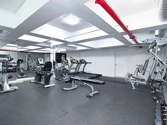 5th image of 460 W 20th St APT 3h