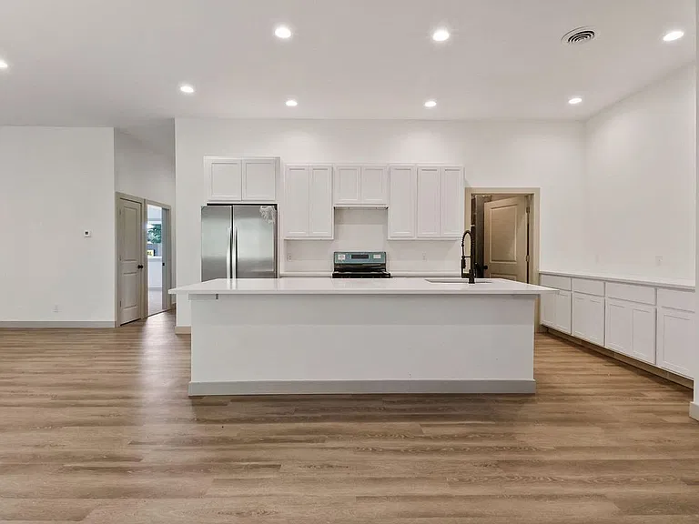 410 Pine Lake Ave #D — Photo 5