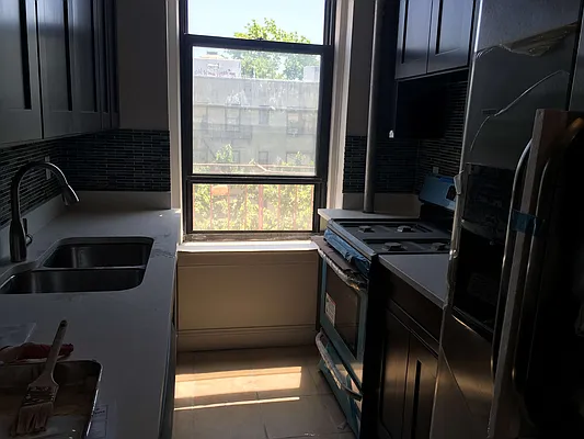 Rented by Metropolis International Realty Inc. | media 45