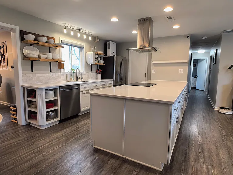 101 York Dr — Photo 6