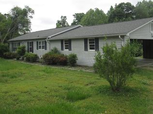 5490 E Holly Grove Rd, Thomasville, NC 27360