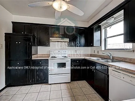 3100 Greenwood Ct — Photo 15
