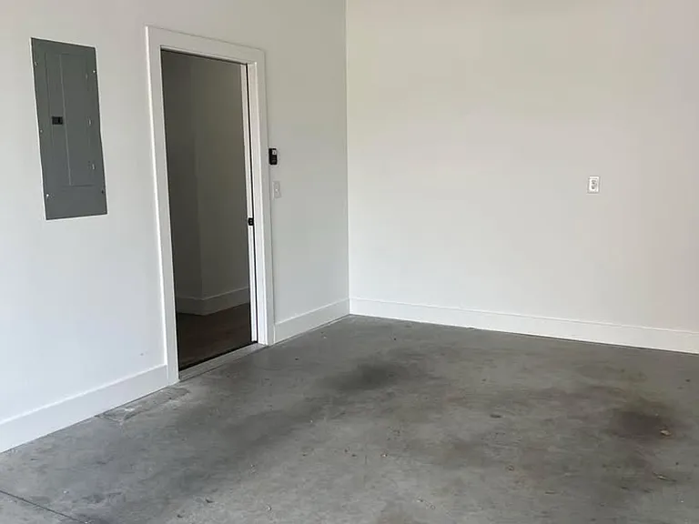 3200 SW 2nd St — Photo 6