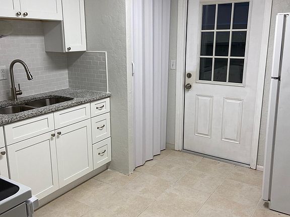 2nd image of 216 Orchard St #C