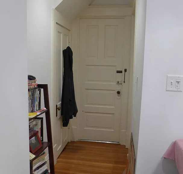 136 Elgin Ave — Photo 10