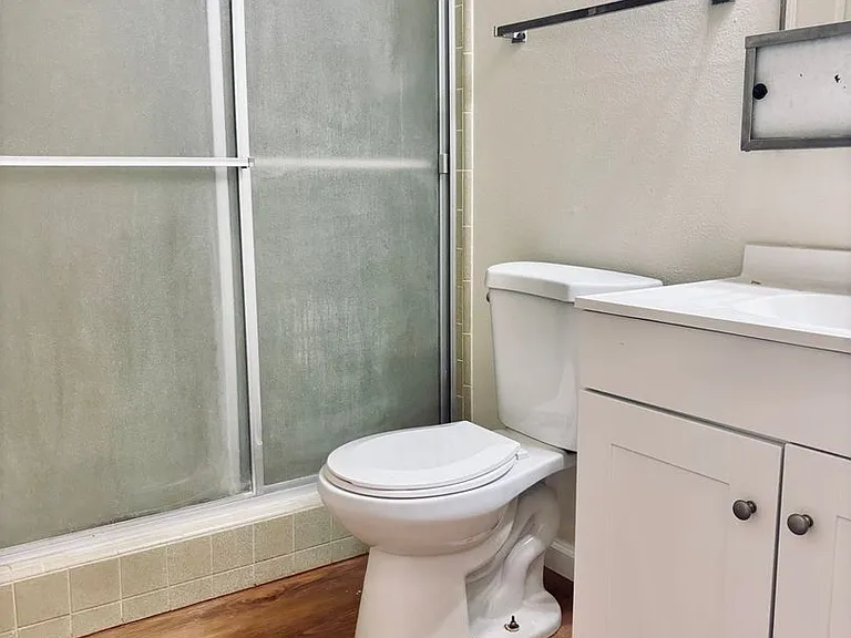 903 Green Ln — Photo 13
