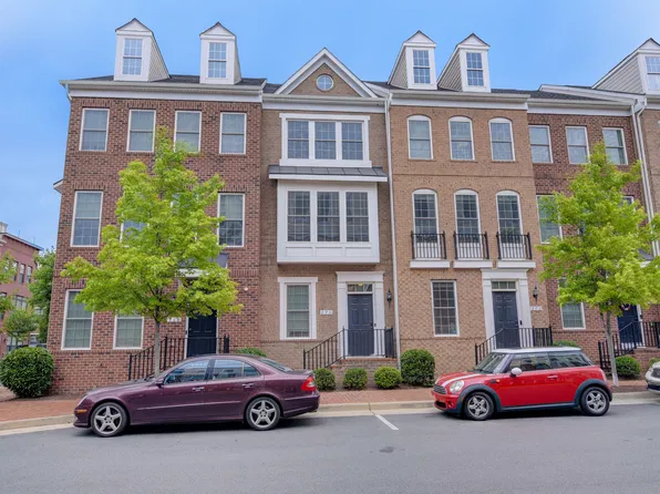 270 High Rail Ter SE, Leesburg, VA 20175