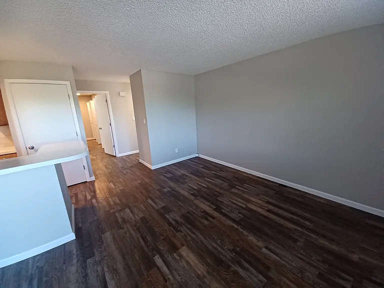 Parklane Apartments — Photo 19