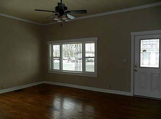 2nd image of 613 N Market St