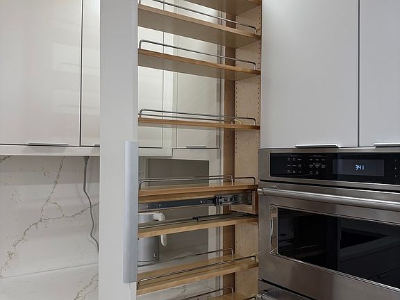 5th image of 360 E Randolph St APT 1606