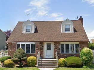 532 Fowler Ave, Franklin Square, NY 11010