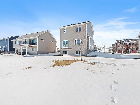 4th image of 1671 Riverside Dr