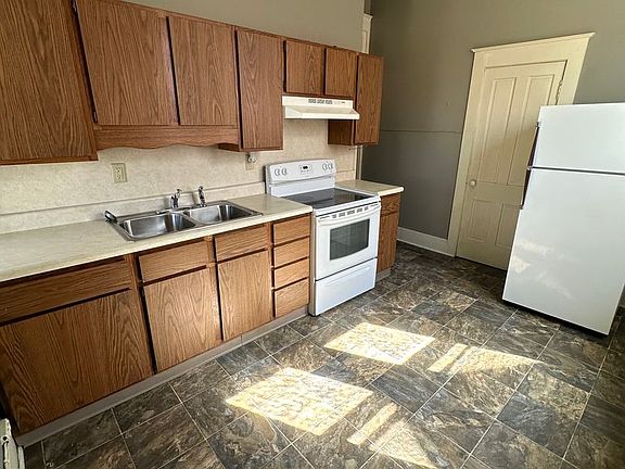 2nd image of 308-310 S 12th St