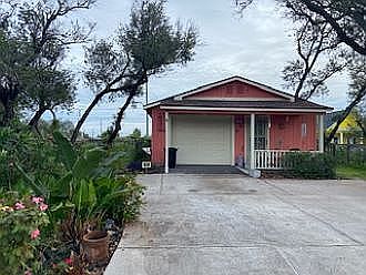 2nd image of 461 Live Oak Ln