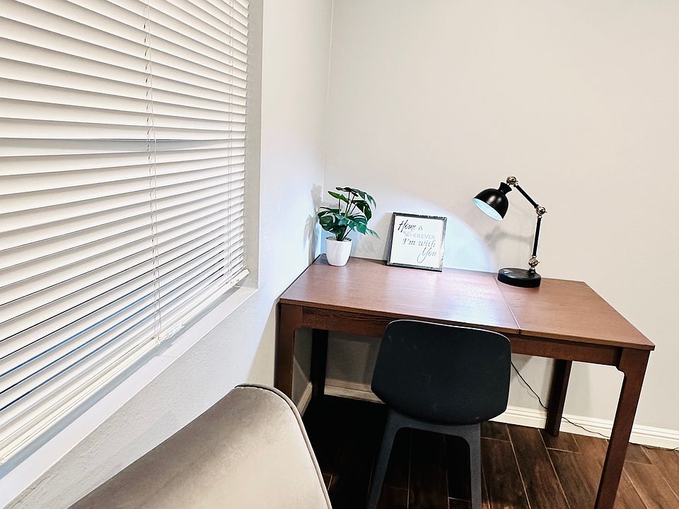 1st image of 2621 Wallace Ave #2