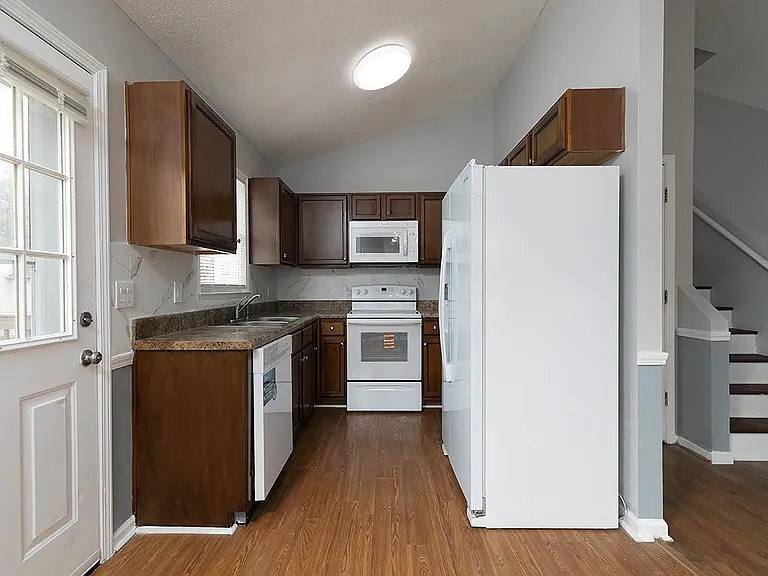 16 Huntcliff Dr — Photo 10