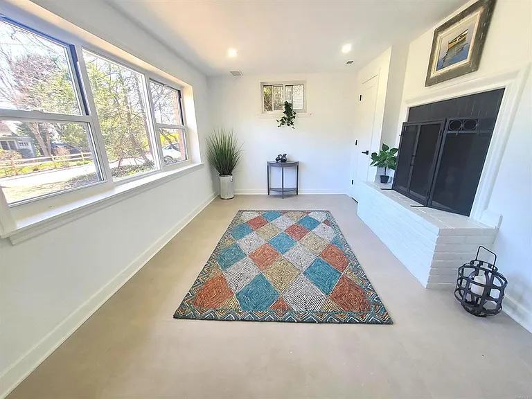 17 Woodlawn Ave — Photo 10