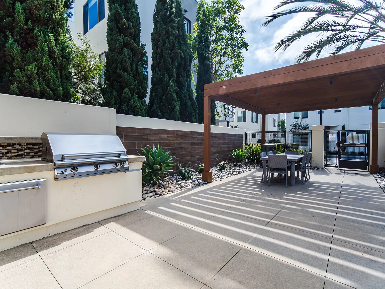 4 bed, 2229 sqft, $10,000 — Photo 4