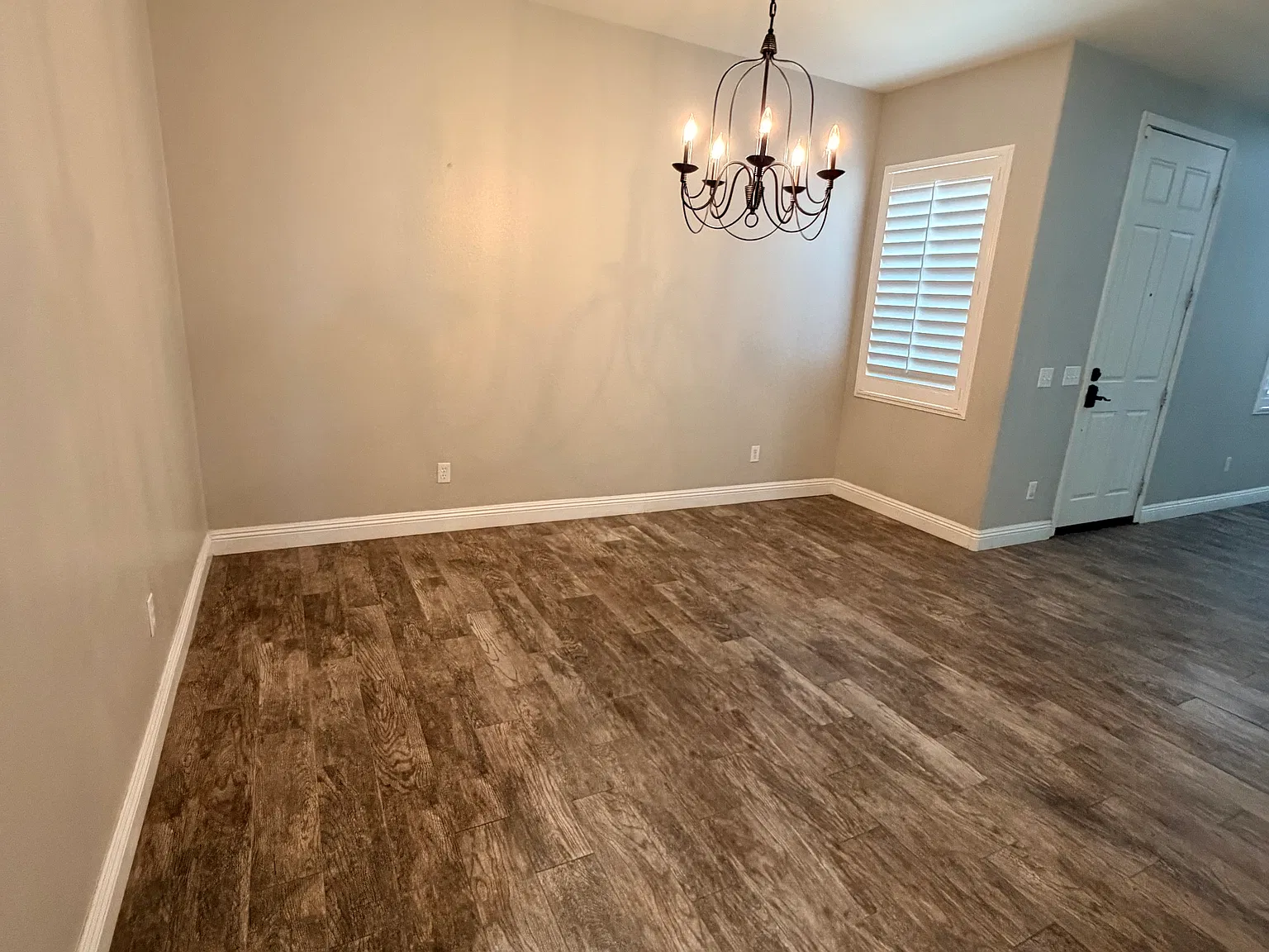 5 bed, 2828 sqft, $3,300 — Photo 4