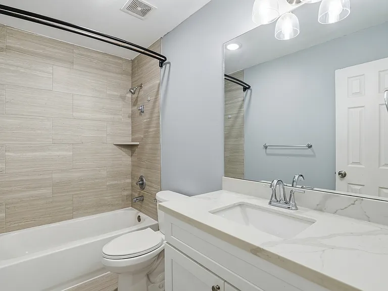 1010 Clinton Park St #B — Photo 15