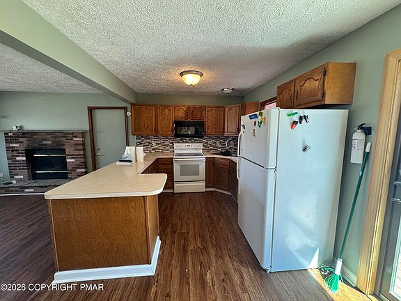 4th image of 217 Bindale Rd