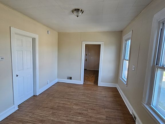 2nd image of 1422 Ferry Ave #2