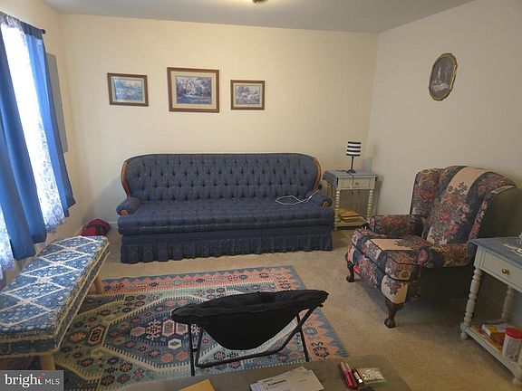4th image of 23 Private Ct