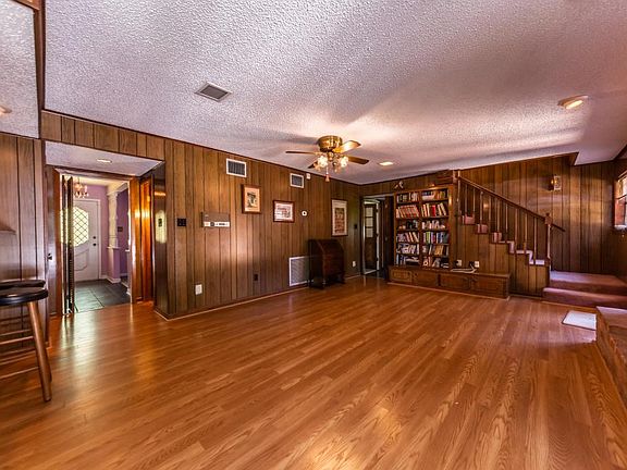 3rd image of 336 Silverbell Pkwy