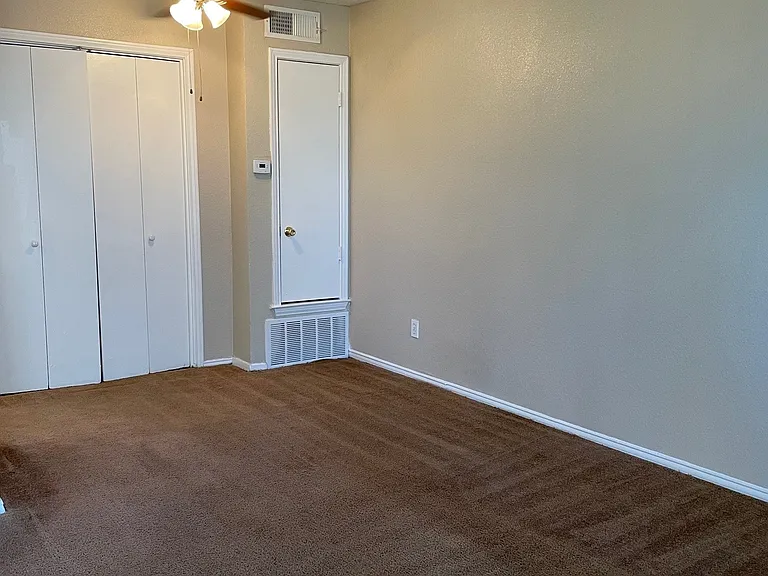Tara Apartments — Photo 43