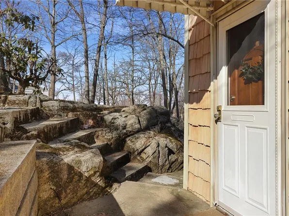 36 Mary Avenue, Mahopac, NY 10541