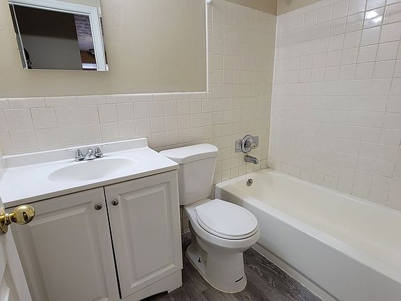 3rd image of 2457 Montana Ave #1