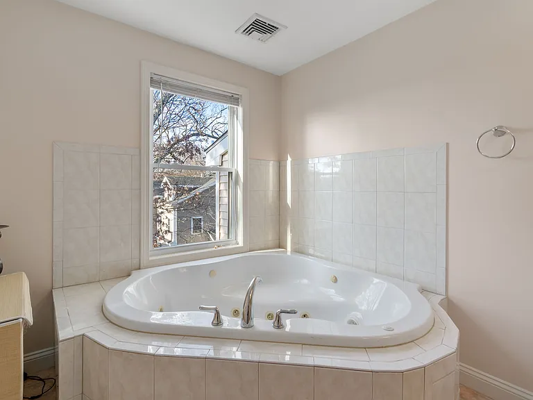 215 Saint Mary St #3 — Photo 9