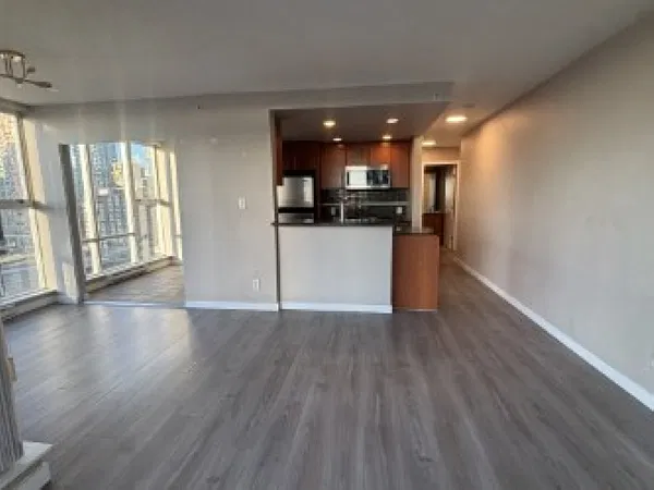 550 Pacific St — Photo 2
